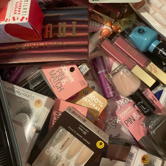 Mystery Beauty Scoops - Picture 2 of 4